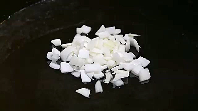 غذای خیابانی تایوان: مرغ سوخاری با پنیر و فلفل تند