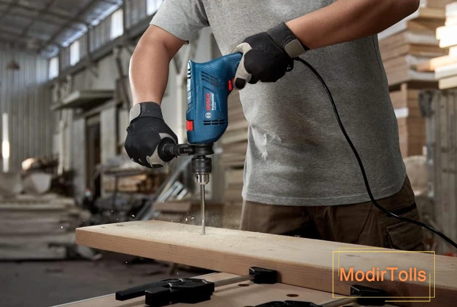 سوراخکاری روی چوب با دریل بوش