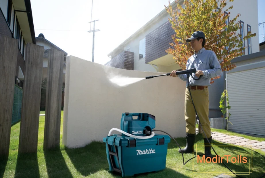 کارواش شارژی ماکیتا