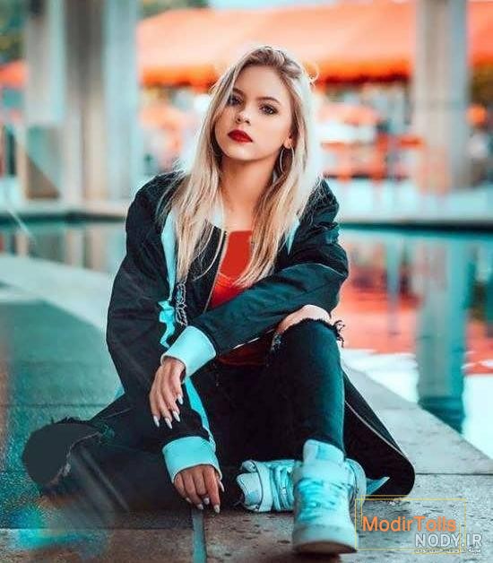 ایده ژست عکس نشسته + 10 نکته طلایی برای گرفتن عکس در حالت نشسته