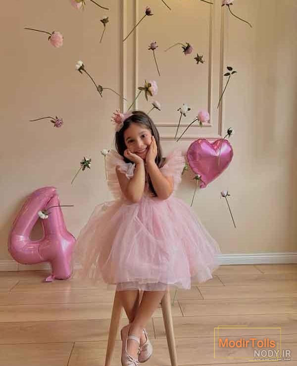 ژست عکس پاییزی کودکانه ژست عکس پاییزی کودکانه