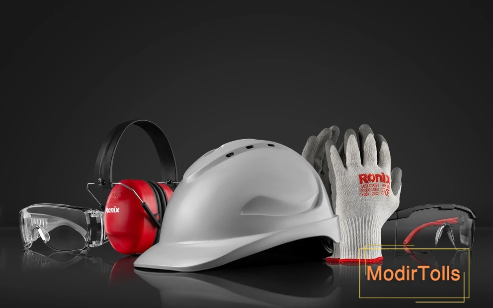 نمایی از لیست لوازم ایمنی کارگاه های ساختمانی که شمال عینک، کلاه، و گوش گیر رونیکس 