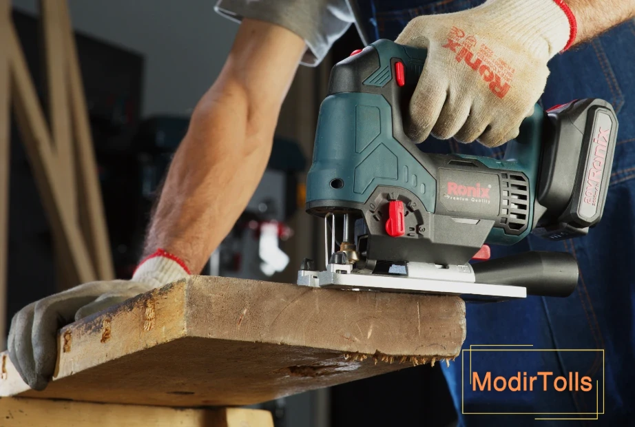 برش دقیق چوب با اره دستی یا برقی