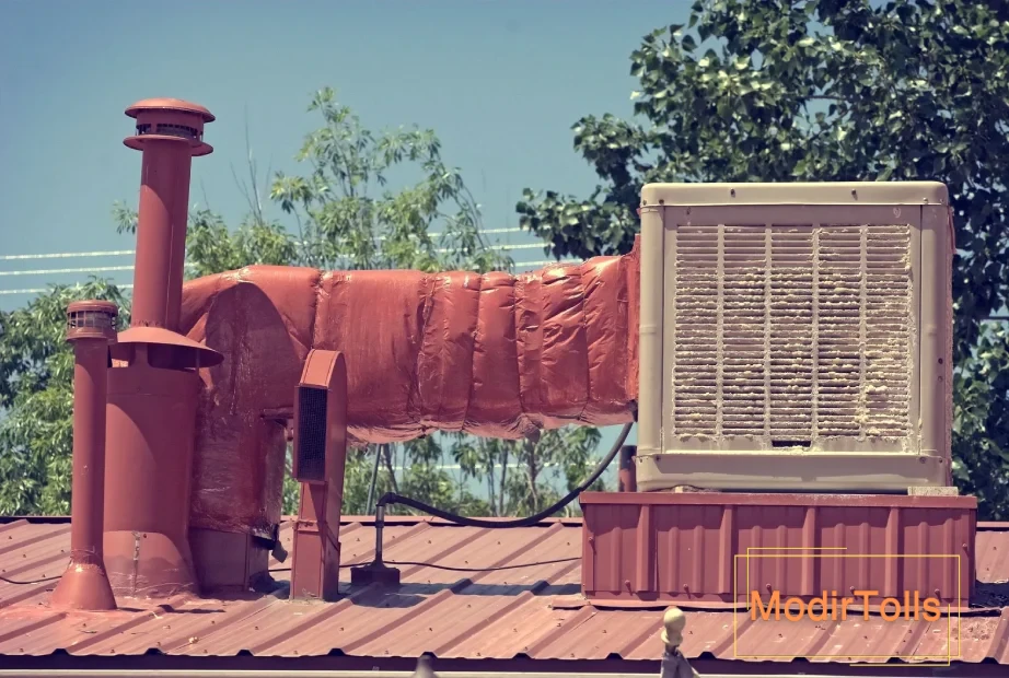 کولر آبی روی پشت بام