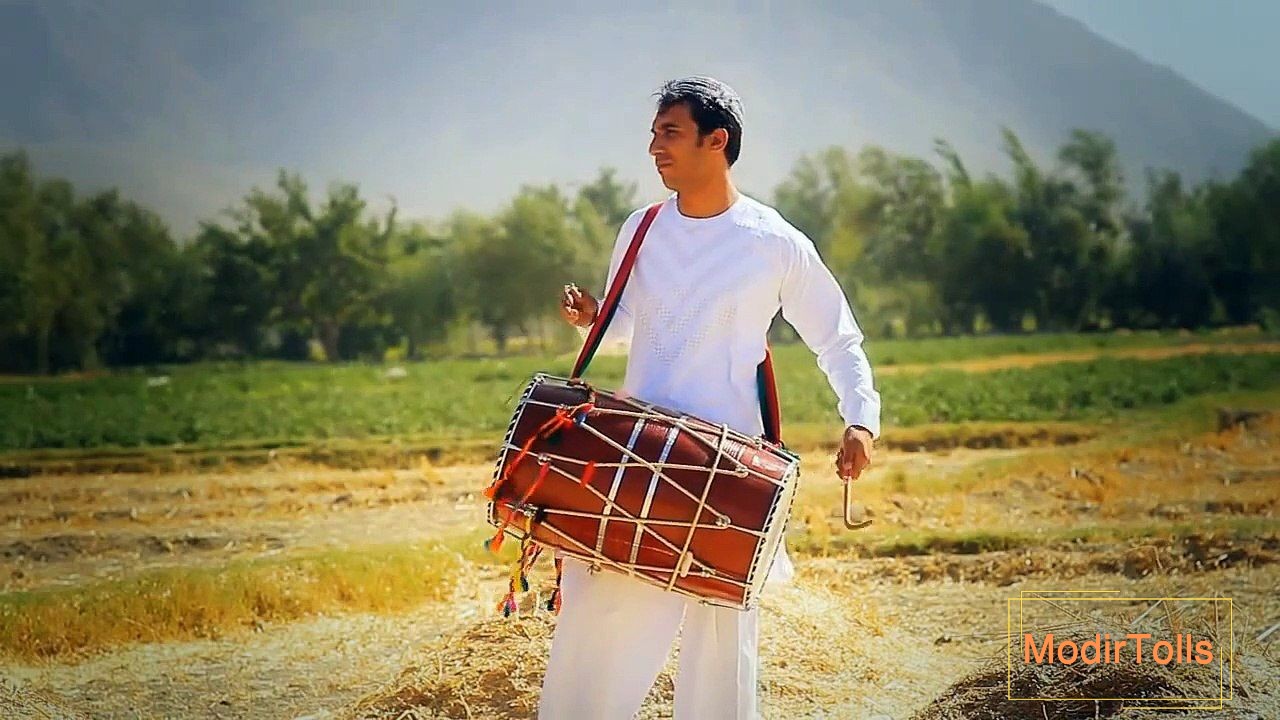 آیا ساز دهل فقط از دور خوش است؟