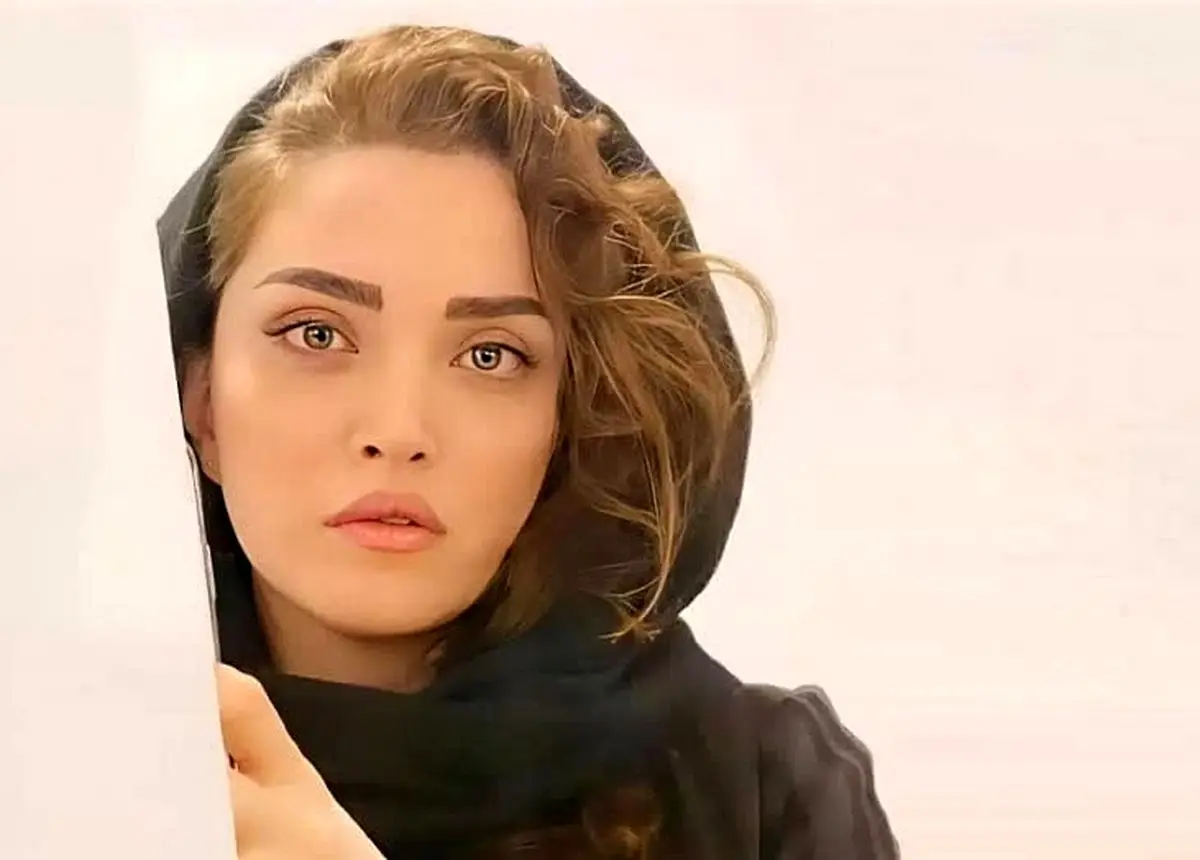 بهنوش طباطبایی در لباس سنگ‌دوز خاص در کنار پدر و مادرش / روز مادر متفاوت با لحظاتی ناب / عکس‌های اختصاصی و جذاب این ستاره!